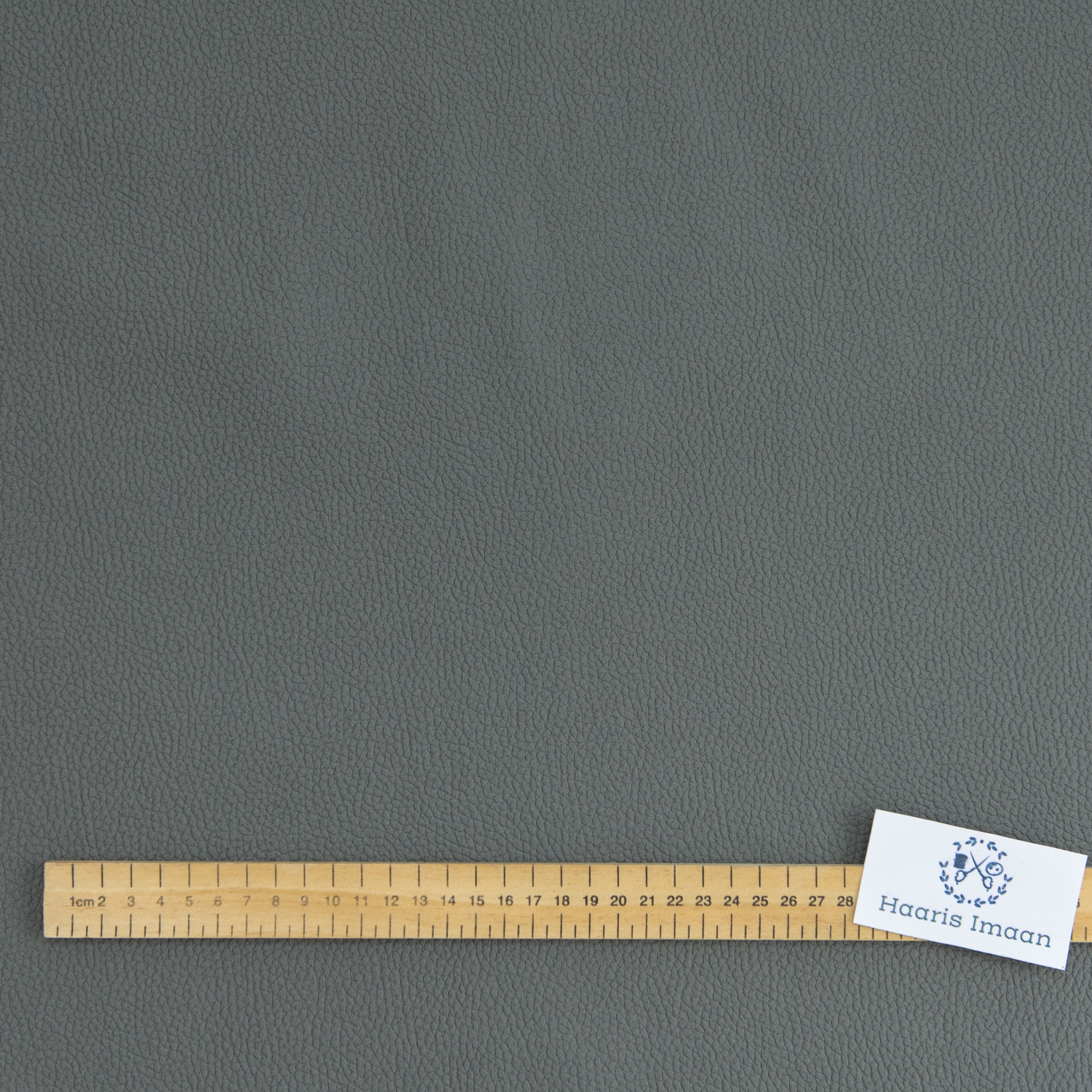 Matte Faux Leatherette, Grained Leathercloth - Grey